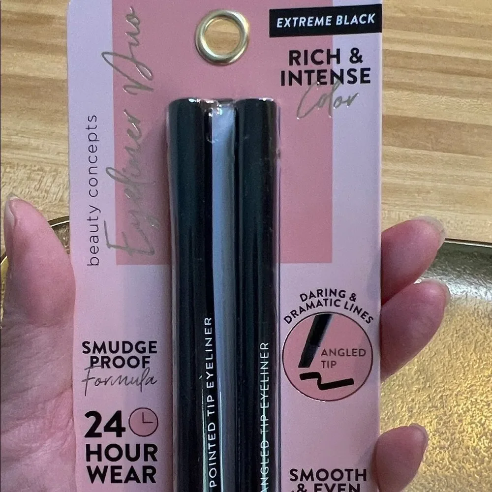 #1174**Beauty Concepts Black Eyeliner Set